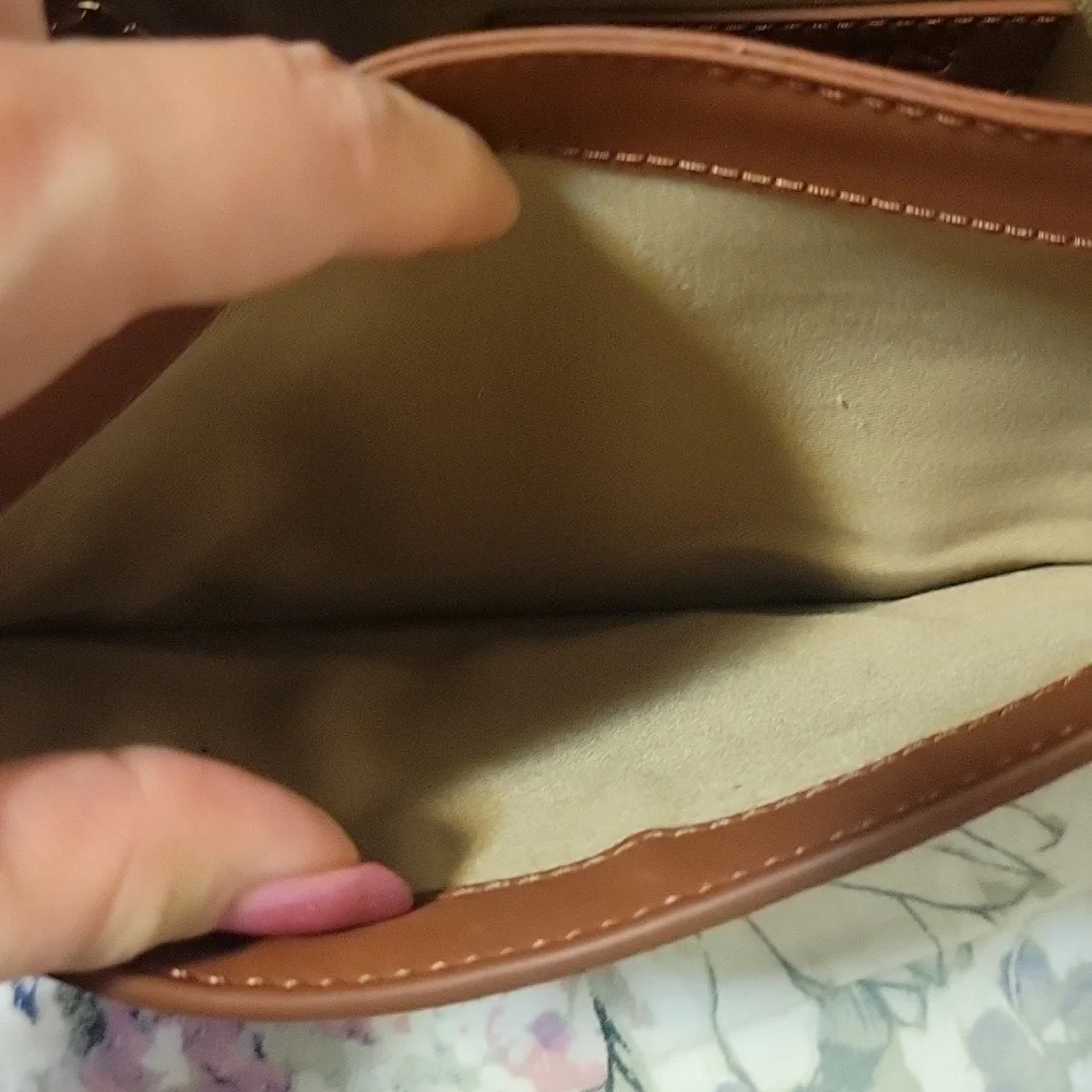 Talbots Saddle Purse - Picture 5 of 9
